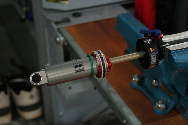 AGang & Author - SRAM susspension test