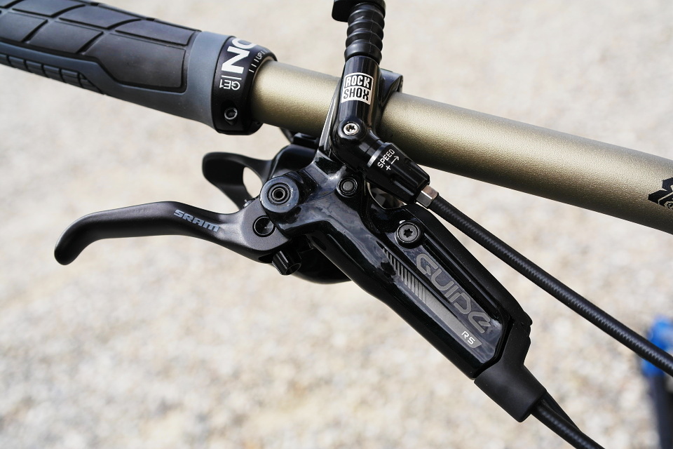 SRAM Guide - prvni dojem