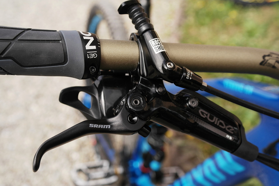 SRAM Guide - prvni dojem