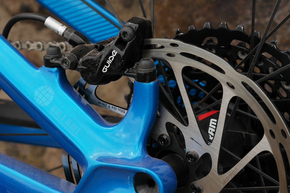 SRAM Guide - prvni dojem