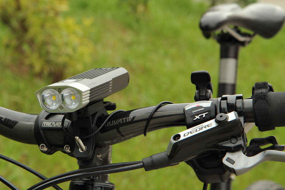 Fenix BC30 - test svetla