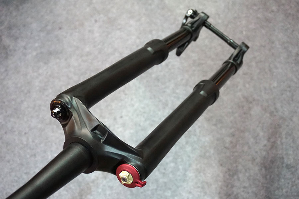 RST-inverted-suspension-fork-prototype01
